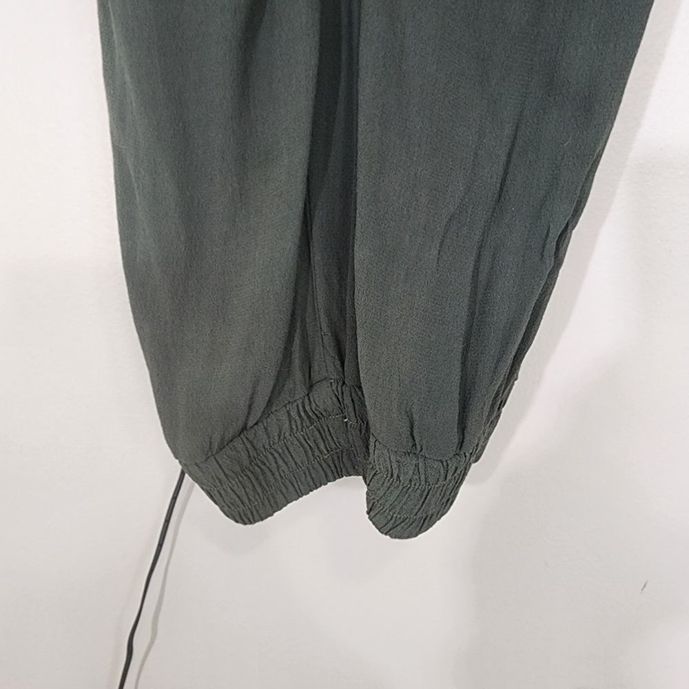 Monrow CREPE LONG SLEEVE JOGGER JUMPSUIT IN CAMO - Picture 10 of 15